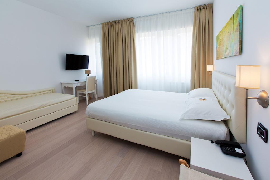 פינאלה ליגורה Hotel Maine חדר תמונה