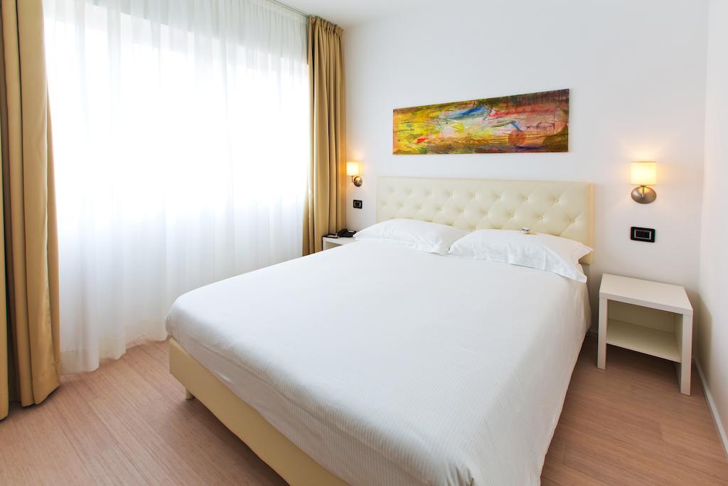 פינאלה ליגורה Hotel Maine חדר תמונה